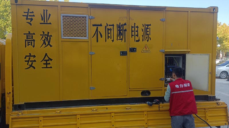 叶县柴油发电机组和UPS电源配合使用时，如何避免切换过程中的电力中断？